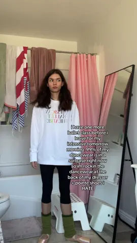 THE FACE OF DISGUST  i hate my flexus now sorry … the shank is great if you manually break it in (it breaks wayyyy low if you don’t) but the box and the roll through is atrocious FOR ME. HOWEVER!!!!remember i’m part of the freed cult and studio ii’s genuinely are my perfect shoe so if it isn’t exactly like a freed studio ii i see it as horrible. FLEXUS MAY WORK FOR YOU IT WORKS FOR LIKE EVERYONE ELSE!! #ballet #ballettok #balletclass #summerintensive #mcr 