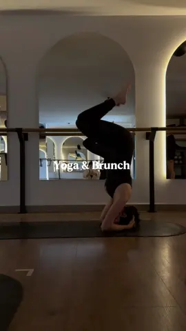 mi profesora de yoga @Daniela Escobar #brunch #domingo #yoga #🧘‍♀️ #bogota 