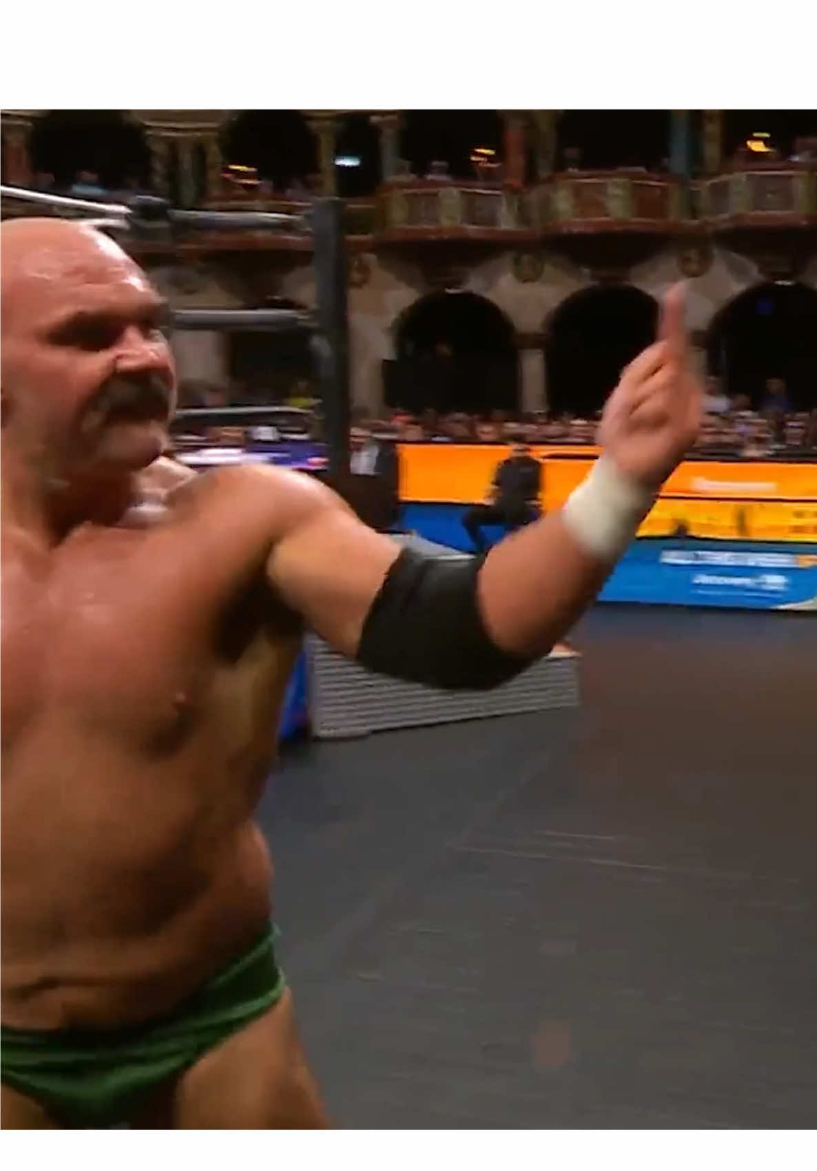 Dax Harwood is not making any friends at #AEWDynamite 😭