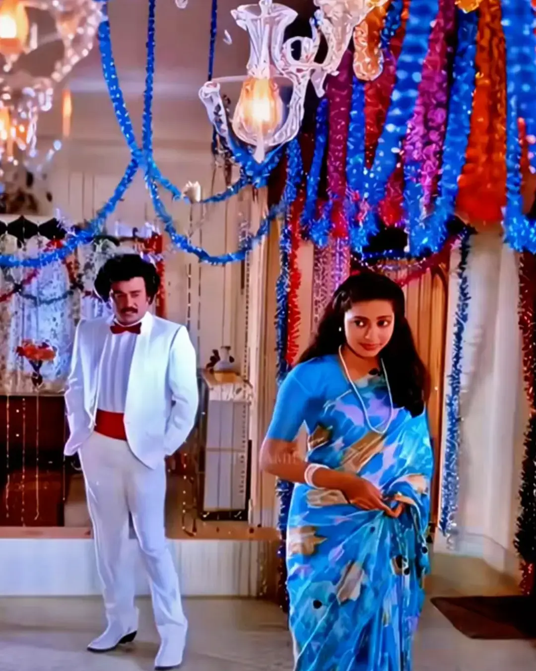 #Male : Nenjil yennai naalum vaithu Konjum vanna thogai ondru Manjal maalai melam yavum Kannil kaanum kaalam undu #Male : Poovai soodi pottum vaika Maman undu manae manae Ullam thannai kollai konda Kalvan ingu nanae nanae #Male : Unnodu thaan en jeevan Ondraakinan nam devan Nee thanamma en thaaram Maarathamma yennalum Intha nesam paasam naalum vaazhga