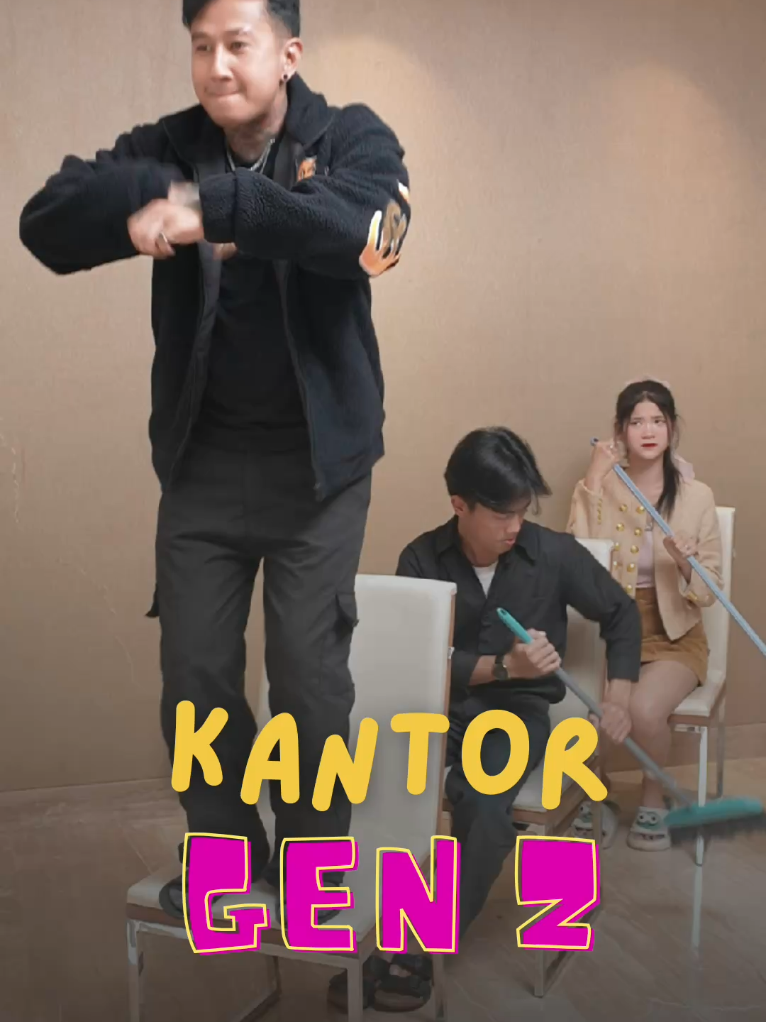 Bosnya tiba-tiba berubah??? Apa mereka mau di ... @blingkypingky.maxdrama@djin.maxdrama@kiki_maxdrama@maxdrama.id #drama #maxdrama #rommymaxdrama #part2 #dramalanjutpart2 #dev #yani #april #aftah #nita #kiki #rommy #ichsan