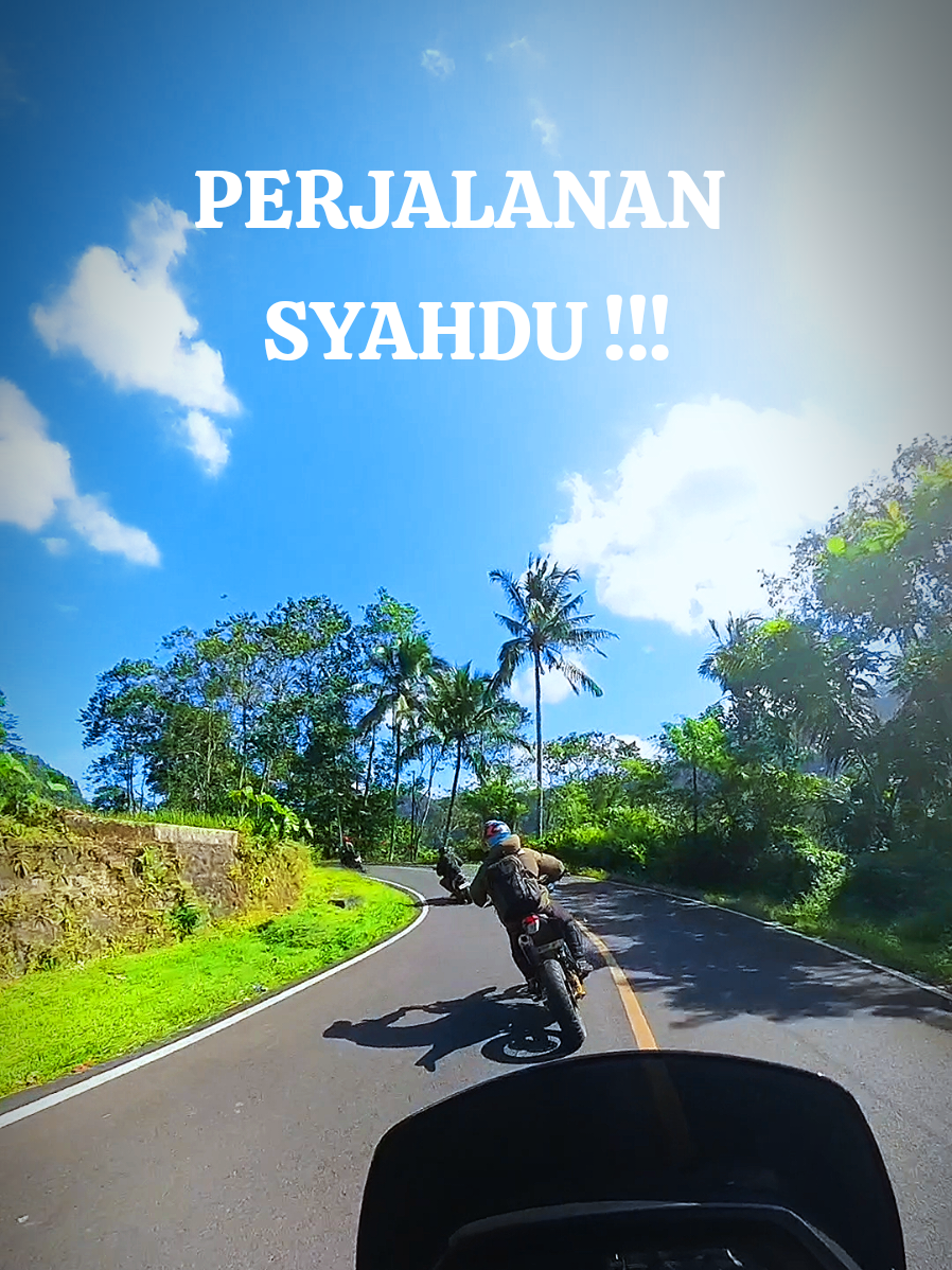 Momotoran dipegunungan dengan jalan syahdu itu gak bikin lelah. #momotoran #pegunungan #naringgul #cianjur #pedesaan #fyp #trending 