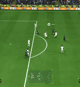 اللعب وانت رايق يفرق🔥🔥 #viralvideo #fyp #سوني5 #fc25 #viral #ronaldo #game #فيفا #foryou 
