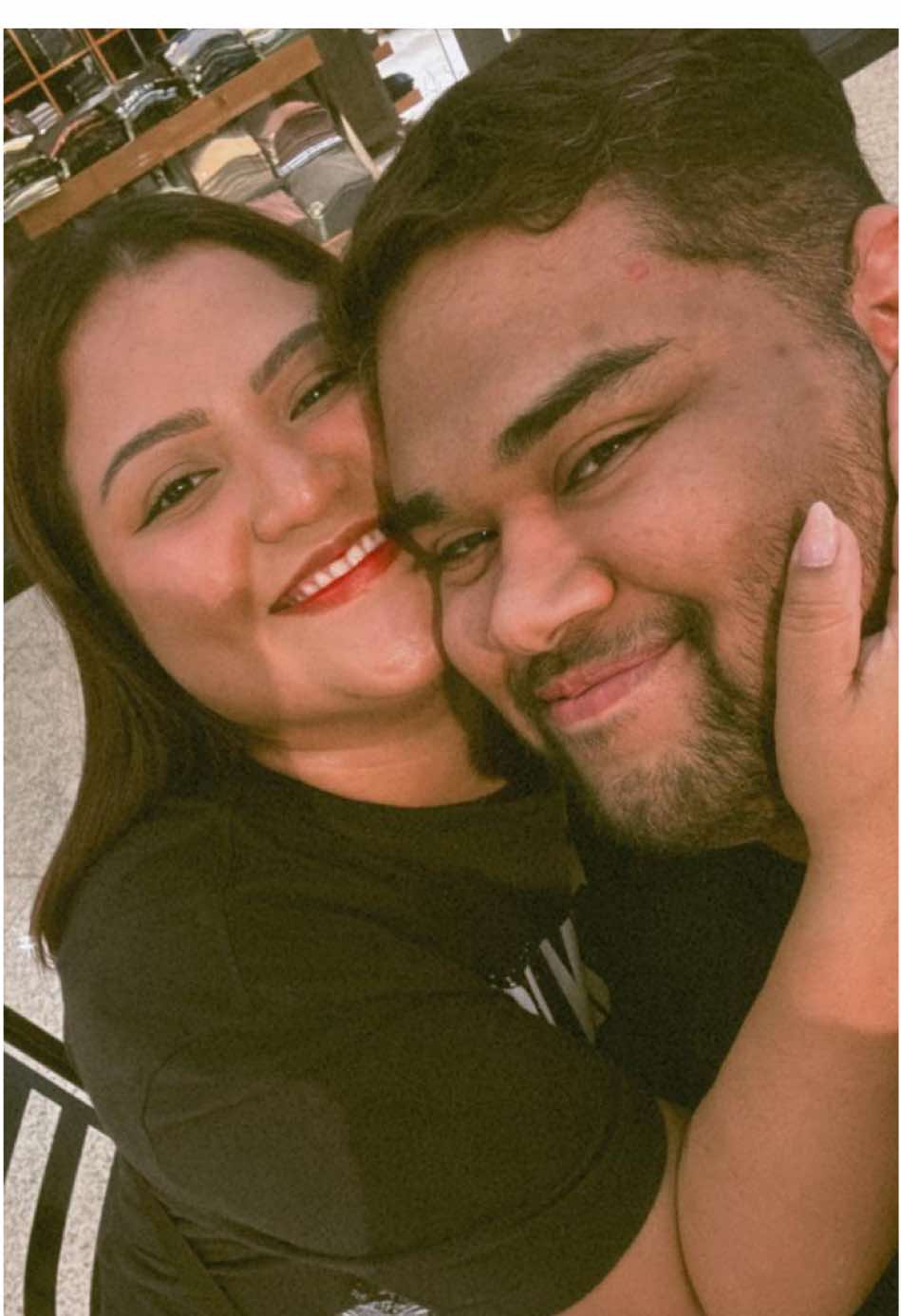 Meu alguém especial ❣️(Ele não é autista. O intuito do vídeo foi apenas fazer uma brincadeira, sem nenhuma intenção de ofender pessoas que têm esse diagnóstico. O jeito que ele age nos vídeos também faz parte da zoeira dele e não são características específicas do autismo muito menos algo que defina um diagnóstico. A sociedade cria padrões para praticamente tudo, e quando alguém age um pouco diferente, fora do que é considerado “normal”, já querem rotular a pessoa como alguma coisa.)