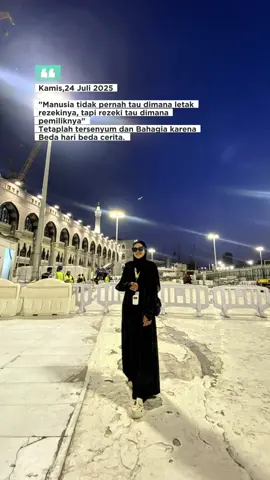 MasyaAllah Sudah 1 tahun yg lalu namun masih terekam jelas memori nya bahkan aroma nya pun masih tercium 🥹ijinkan kami kembali ke tanah suci dalam keadaan yang jauh lebih baik ya Allah 😇