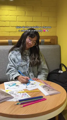 gracias @CHU • CHO por ser un spot padrísimo para esta date 💛  #date #Love #snoopy #peanuts #colorear #cafe #cafeteria 