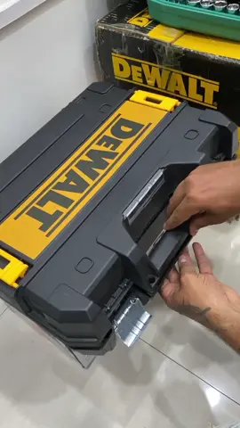 Armando nível Láser con trípode ⚡💥 nível Láser DeWalt 16 líneas ⚡  #heramientas #herramientasdewalt #nivellaser #barquisimeto🇻🇪🇻🇪🇻🇪🇻🇪🇻🇪🇻🇪 #vzla🇻🇪 