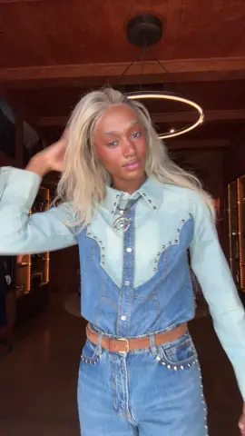 Denim on denim listening to @Braxton Keith #fyp #outfitinspo #westernfashion #countrymusic #cowboyboots #OOTD 