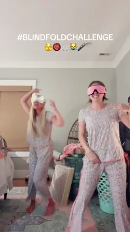 pls notice our pajamas #bff #blindfold #dance @SE 💕😇🪩💐🩵 