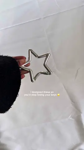 the perfect accessory under $50 !! ⭐️⭐️ it’s a forever item <3  #starcarabiner #sustainablefashion #sustainablefashion 