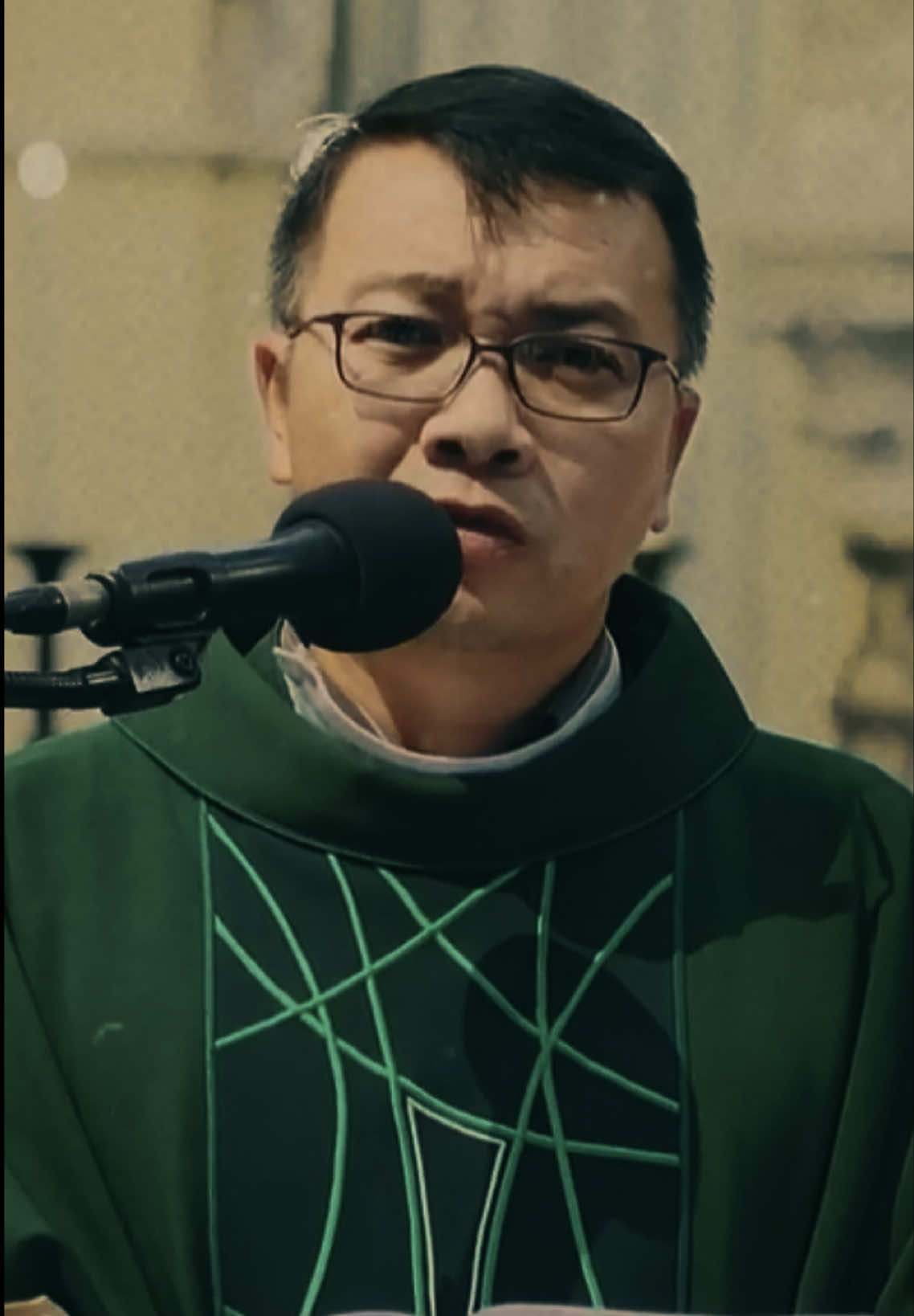 Mình có lắng nghe nhau không ? #lmphuongdinhtoai #cauchuyencuocsong #binhancatholic #catholictiktok #sachchiecchieusaubuihoaquynh 