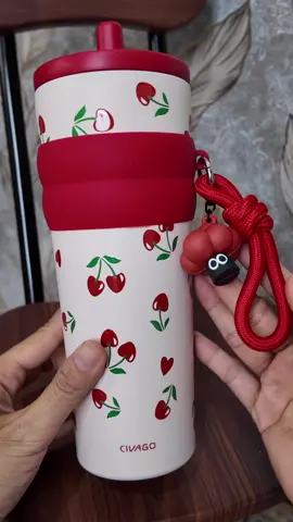 Tumbler secantik ini anti tumpah, kapasitas besar 768 ml dari civago. Super worth the money!! #tumbler #civago #civagotumbler #high 