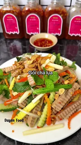 Gỏi chả lụa lai rai ngày mưa nhanh chóng nè mấy a #goichalua #LearnOnTikTok #tiktokfood #trending #xuhuong #anngonnaugon #amthucvietnam #ancungtiktok #vairal_video_tiktok #goi #goichalua #monngonmoingay 