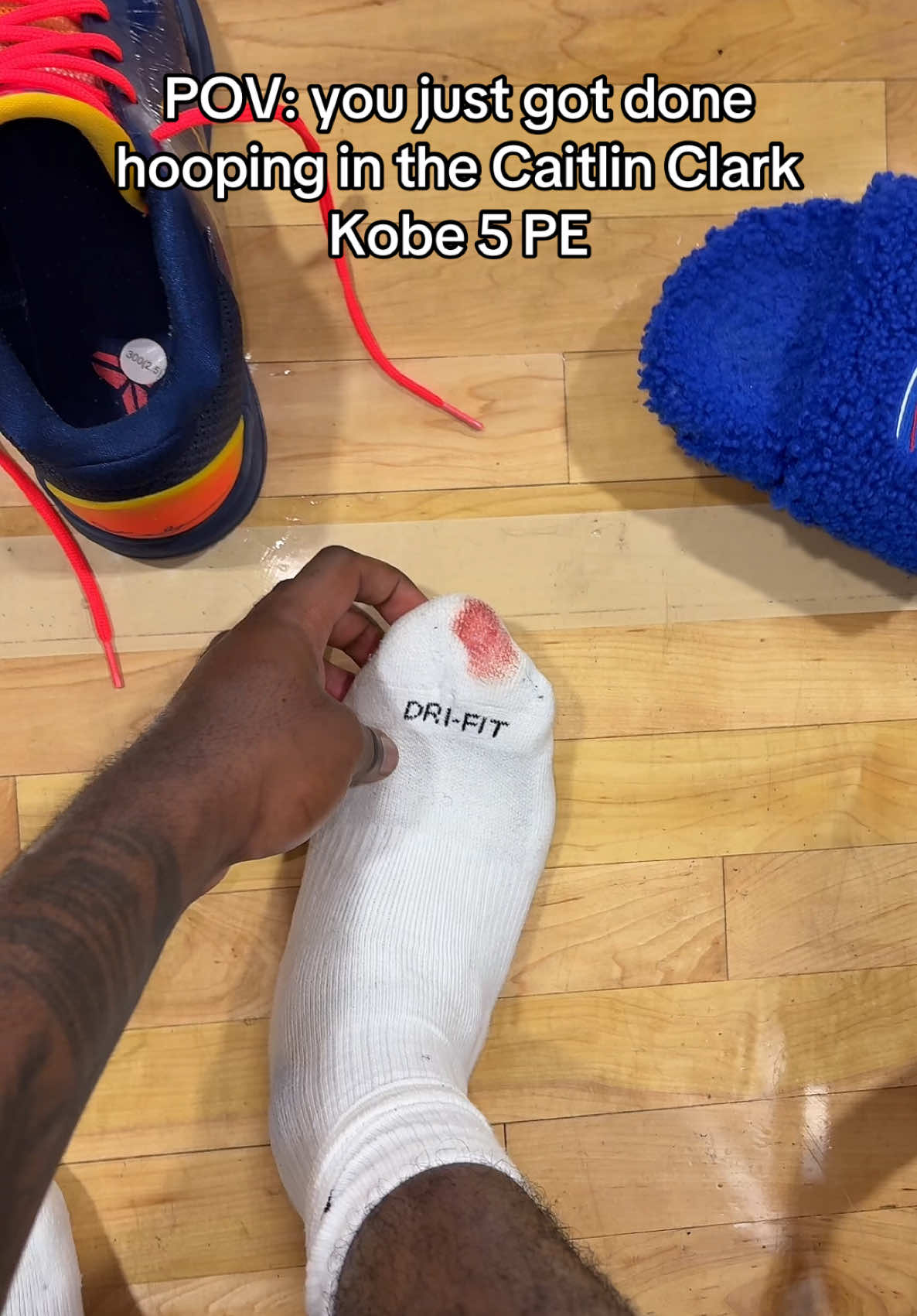 I’m too shifty😂 @cocoshoestop #thetsunamichild #caitlinclark #kobebryant #basketball #hooper #pov #shoes #fyp #viralvideo #share 