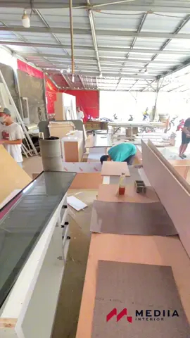 Semangat pejuang Rupiah #promomakangajian #fyp #kitchenset #workshop #interiordesign #mediiainterior 