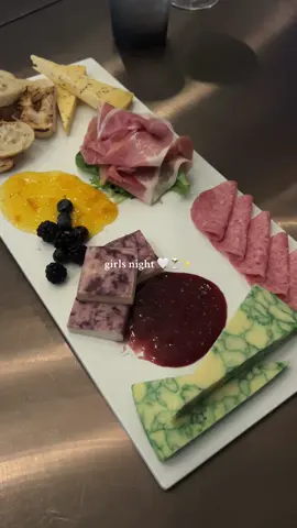 girls night out #fyp #tallahassee #dinner #Vlog #aesthetic 