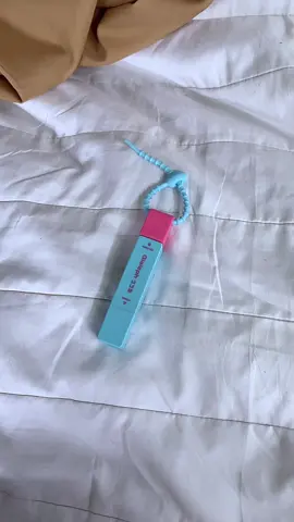 Replying to @ᥫ᭡ effective&very handy #stainremoverpen #portablestainremover #musthaves #useful #students 