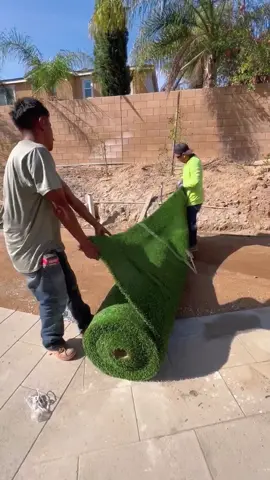 #dealsforyoudays #litagrass #tiktokshopfinds #artificialgrass #fyp #artificialturf #turfgrass #gardenmakeover 