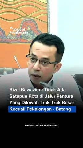 Jakarta – Anggota Komisi VI DPR RI, Rizal Bawazier, mengkritisi kondisi infrastruktur di Pekalongan dan Batang. Dalam rapatnya dengan Badan Pengelola Investasi (BPI) Danatara dan Kementerian BUMN, Rizal menyoroti “kondisi tragis” di mana hanya dua kota ini di sepanjang jalur Pantura yang masih menjadi lintasan utama truk-truk besar. Hal ini berdampak serius pada masyarakat dan infrastruktur, mendesak pemerintah untuk segera bertindak. Rizal Bawazier menyoroti dua permaslaahn utama: kondisi tanggul raksasa Pekalongan-Pemalang dan urgensi pembangunan jalur lingkar Pekalongan-Batang. RB mengungkapkan kekhawatirannya terkait tanggul raksasa di Pekalongan dan Pemalang. Tanggul tersebut, kini berada di ambang batas bahaya, hanya menyisakan sekitar satu meter lagi. “Jika tidak segera ditangani, masalah yang lebih besar akan muncul pada tahun 2026,” tegas RB. Ia menekankan bahwa proyek ini sudah masuk dalam Rencana Proyek Multi Tahun (PMM), sehingga tidak ada alasan bagi Kementerian PUPR untuk menunda. Selain tanggul, Rizal juga menyoroti kebutuhan mendesak akan pembangunan jalur lingkar Pantura sepanjang hampir 38 kilometer yang menghubungkan Pekalongan dan Batang. Jalur ini sangat penting untuk mengurai kemacetan parah dan mencegah kerusakan infrastruktur kota akibat volume truk besar. Meski anggaran sudah dialokasikan untuk 2025-2029, realisasinya masih belum terlihat. Ia mendesak Kementerian PUPR untuk segera menjalankan proyek ini. Kekecewaan Rizal terhadap Kementerian PUPR sangat jelas. Ia memberi peringatan keras atas lambatnya respons dan pelaksanaan proyek penting ini. Rizal menyatakan, jika hingga tahun depan tidak ada kemajuan signifikan, masyarakat Pekalongan, Batang, dan Pemalang tidak akan menghormati Kementerian PUPR lagi. Bahkan, ia mengisyaratkan jika desakan dari DPR dan Danatara tidak diindahkan, posisi Menteri PUPR perlu dipertimbangkan. “Jika tim proyek gagal, tidak perlu dipertahankan dan harus diganti,” tegasnya. Sumber : TVR Parlemen #rizalbawazier #dprri #JalurPantura #TrukBesar #JalanTol #TanggulRaksasa #JalurLingkarPekalongan #kementerianpupr 