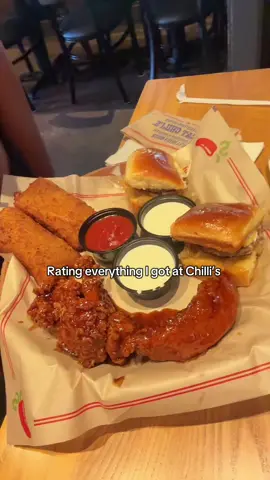 Chili’s 🌶️  #chilis#trippledipper#mozzarella#cheesepull#food