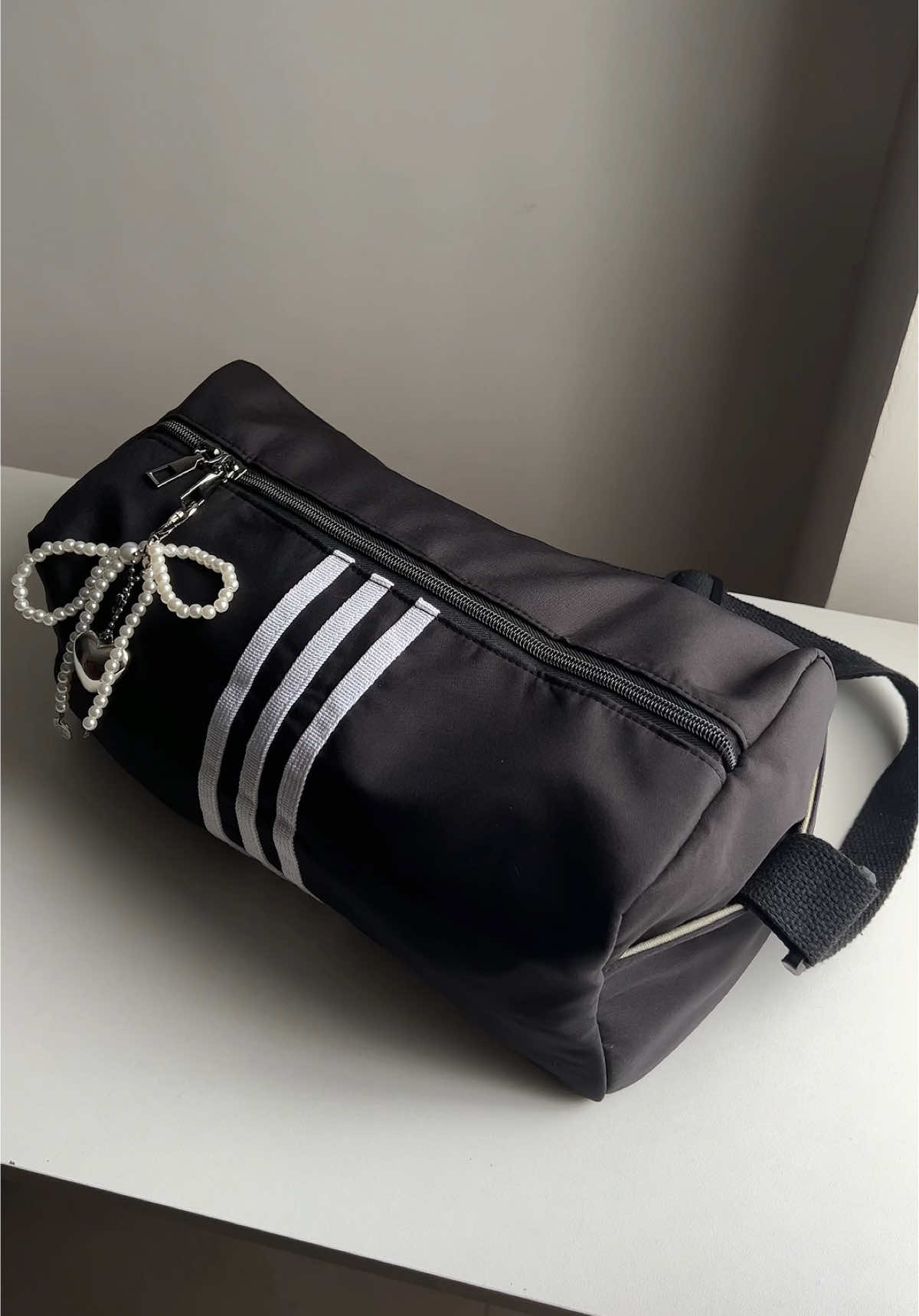 bag reco 🖤✨ #fyp #gymbag #reco  #travelbag #everydaybag #dailybag #slingbag #clothbag #bagforwomen #bagformen #slingbag #sportsbag #casualbag  #recommendations #pinay #pinoy #fypph  #bagrecommendation #messengerbag  #largecapacitybag #largebag #minimalistbag #OOTD #style #fyp #forher #forhim #studentbag #schoolbag #Universitybag #aestheticbag #blackbag #sportsbag #giftideas #trendingbag #paydaysale #blackaesthetic 