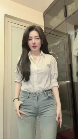 Mưa quá đi#kimoanh #trolykim #dance 