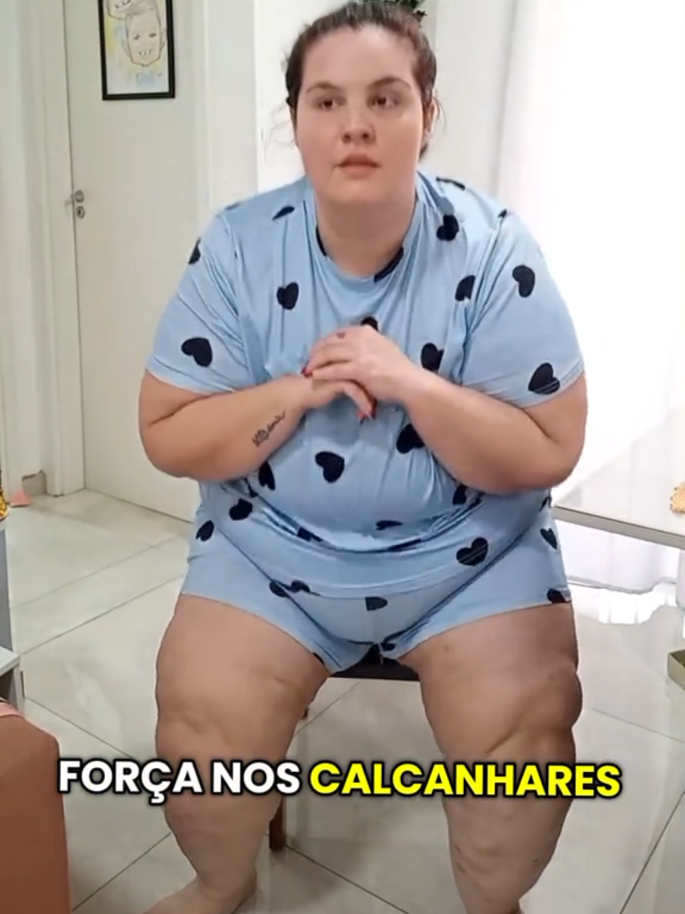 Exercício fácil de baixo impacto para pessoas obesas , sedentárias e idosas. Vem comigo ♡  . . . . . . #emagrecercomsaude #enagrecendo #treinoemcasa #treinando #obesidade 