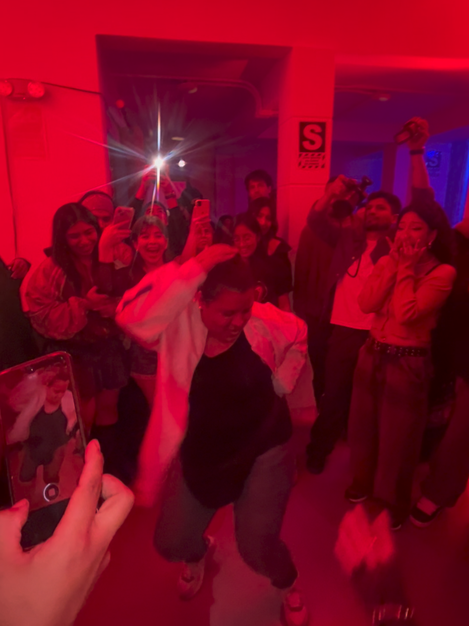 Disfrutando en @asu.miraflores del #ikigaisession #djdrabmah y #djsheiler estuvieron 1000000 de 10 🔥🔥 Gracias @Marlon por invitarme 😍 #dancehall #dance #dancer #peru #lima #moves #steps #asu #ikigai 