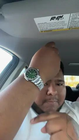 💚✨ Parece de $200, pero solo cuesta $20 😱 Este reloj color plata con fondo verde se ve elegante, moderno y caro, pero es súper accesible. Ideal para darle ese toque de lujo a tu outfit sin vaciar tu cartera 💸 🕒 ¿Te gusta lucir bien sin gastar mucho? Este es para ti ✅ #reloj #lujoaccesible #estilo #ofertastiktok #elegante #fashiontok #relojes