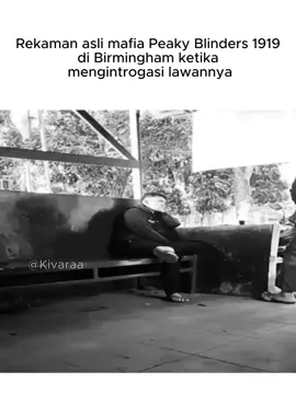 Mengerikan FYI: Seorang pria ditemukan dalam kondisi lemah di Digbeth, Birmingham, tahun 1919, diduga usai diinterogasi oleh geng Peaky Blinders. Interogasi tersebut terkait konflik internal antar kelompok kriminal pasca-perang. Nama Ohim disebut sebagai pemicu ketegangan. Polisi belum mengeluarkan pernyataan resmi, namun warga diminta tetap waspada terhadap aktivitas mencurigakan di wilayah Small Heath dan sekitarnya. #memes #memeindonesia #memedaily #memefacebook #fyp #foryou 