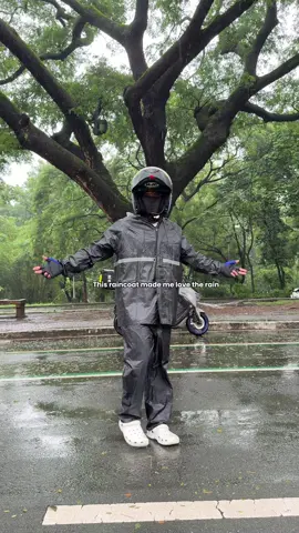 So inlove with this raincoat 🤗 #raincoat #ridesafe #fyp 