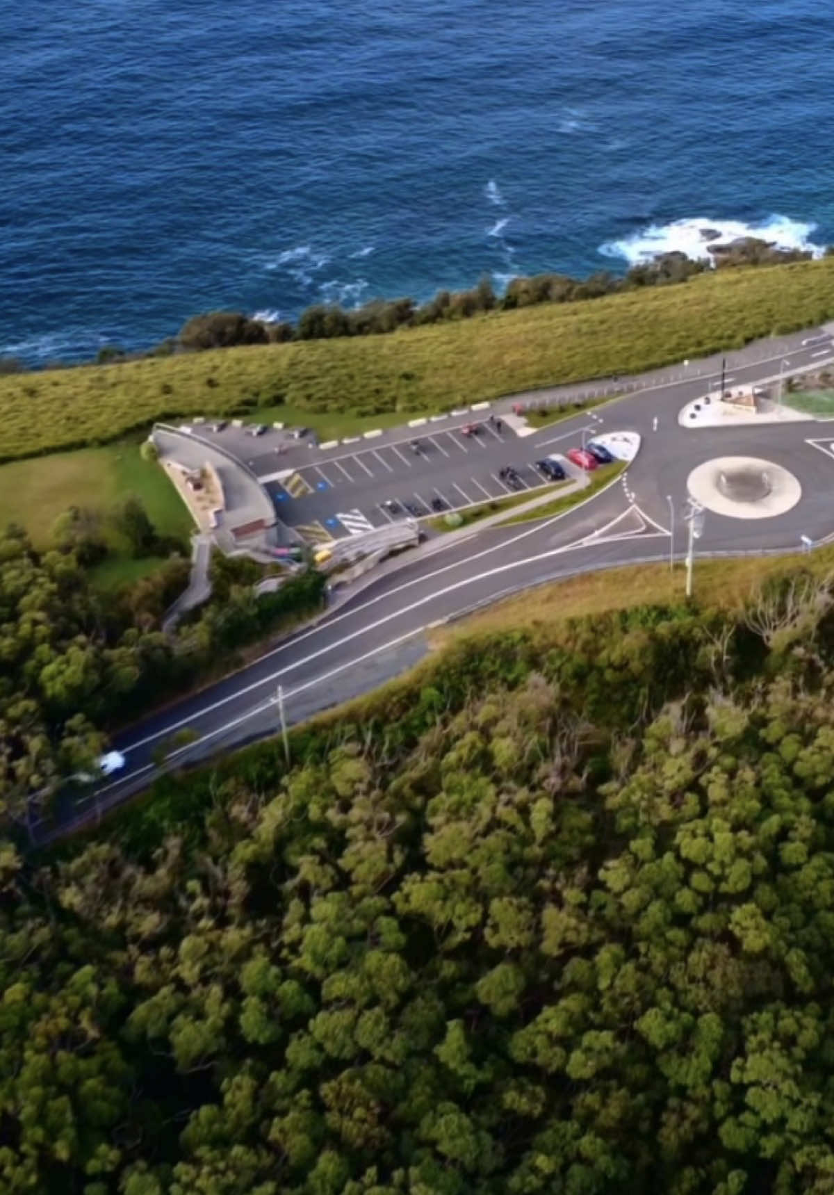 Bald Hill Lookout 🚁 📸 DJI Mini 4k • • #sydney #wollongong #seacliffbridge #dronestagram #drone #baldhilllookout #stanwellpark            @visitnsw  