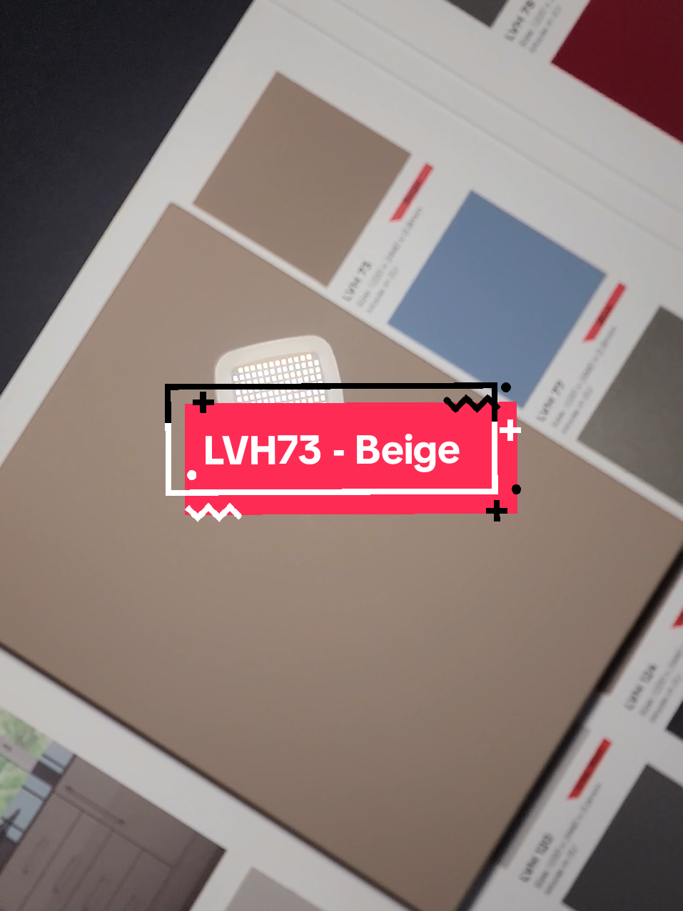 ☄️☄️☄️Cánh Acrylic mẫu màu be #LVH73 (Beige), CHỐNG TRẦY XƯỚC ↔️ CHỐNG CONG VÊNH. Acrylic tuy bền nhưng bề mặt vẫn có thể để lại vết xước dăm nếu bị va chạm, ma sát. Với chất liệu ACRYLIC DÒNG 1800 TOPX của Livas, bề mặt ACRYLIC sẽ được CHỐNG TRẦY XƯỚC nhờ công nghệ sản xuất mới 💯 Công nghệ nén 5 lớp: Dòng 1800 Topx Acrylic của Livas được sử dụng công nghệ ép 5 lớp thay vì 3 lớp như trước. Nhờ vậy, lớp nền của chất liệu vững hơn, đồng thời cũng cố cho lớp bề mặt chắc chắn hơn, đẹp hơn. 💯 Công nghệ Nano Coating: Bề mặt Acrylic mới được phun phủ một lớp nano với chức năng: 👍 Bảo vệ, chống xước bề mặt 👍 Tăng độ bóng đẹp 👍 Tăng tuổi thọ chất liệu Hân hạnh hợp tác với các Quý công ty thiết kế và thi công nội thất 3 miền ❣️ #Livas #livasvina #livassg #livasđn #acrylic #Acrylicnoline #Giacongcanhacrylic #giacongcanhacrylicnoline #xuhuong #noithatdep #trending #LVH73 #AcrylicLVH73 