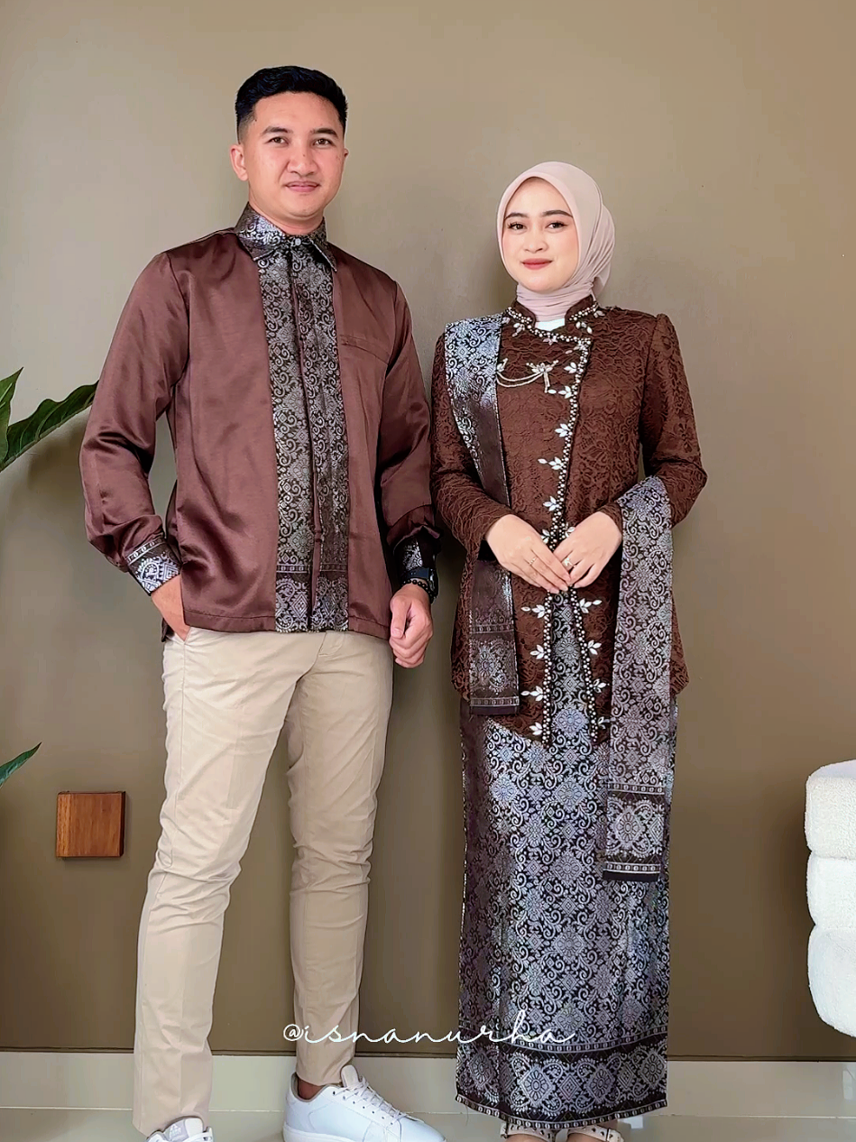 rekomendasi kebaya wisuda  #kartinian #wisuda #kebayalamaran #bajulamaran #kebayakondangan #batikcouple  #janggan