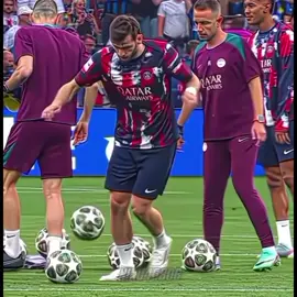 ada yang tau klub impian kvaratsklelia #kvaratskhelia #psg#football #footballedit #foryou #fypdonggggggg 