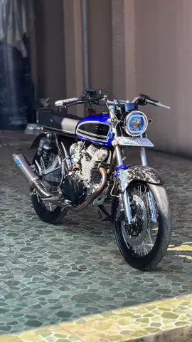 ban gedi gedi tapi raono sing mbonceng😌 #cb100 #cb125se #icikiwir #foryou #fyp 