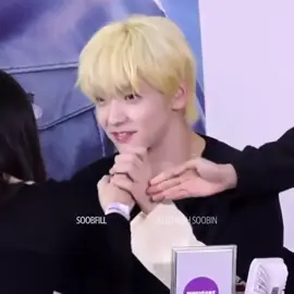 Ghen online , ảnh không ngại tương tác với MOA #soobin #txt #moa #fansign #xuhuong 