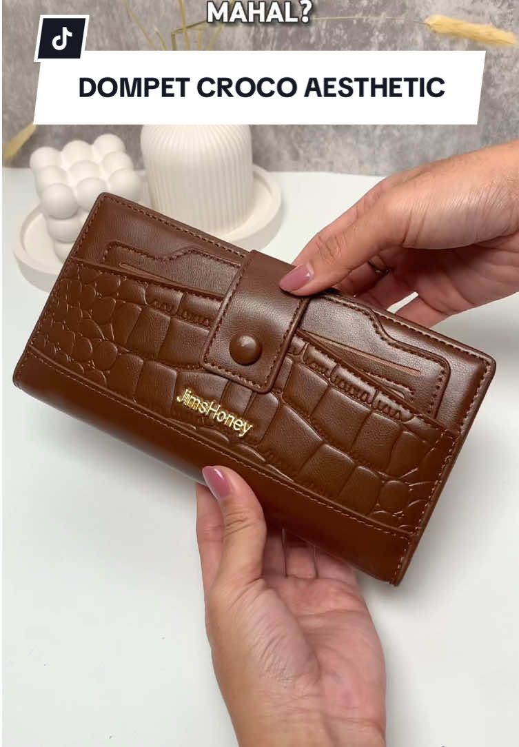 Dompet panjang tapi secantik ini dijamin gak keliatan norak💕💕✨  Gercepin Big Agnes Wallet Jims Honey sekarang!  #bigagneswalletjimshoney  #Jimshoneysurabayastore  #PromoGuncang77 -orv