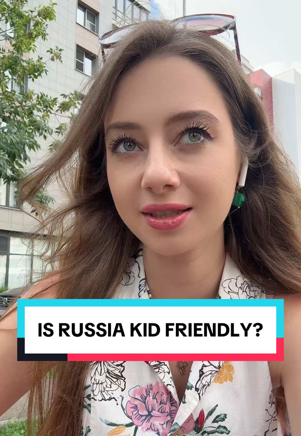 Mothers and families should be appreciated everywhere! Russia is really kid friendly and you can see that on practically every street ❤️ #russiatravel #familyvalues #russiangirl 