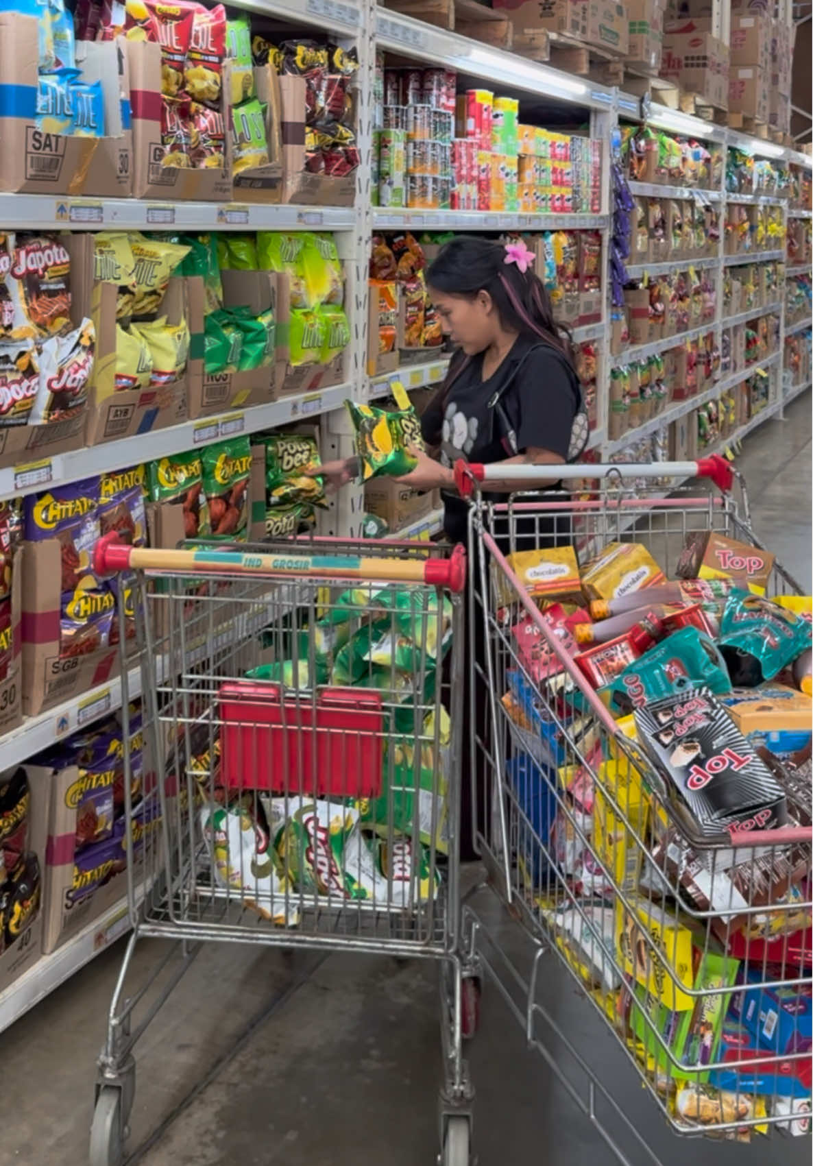 Temenin mami belanja jajanan untuk anak pulang2 badan langsung drop lagi doai nya cepet sembuh