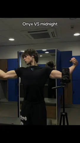 Did you get your onyx v5? #onyx #davidlaid #gymshark #gym #GymTok #fpy #posing #biceps #muscle 