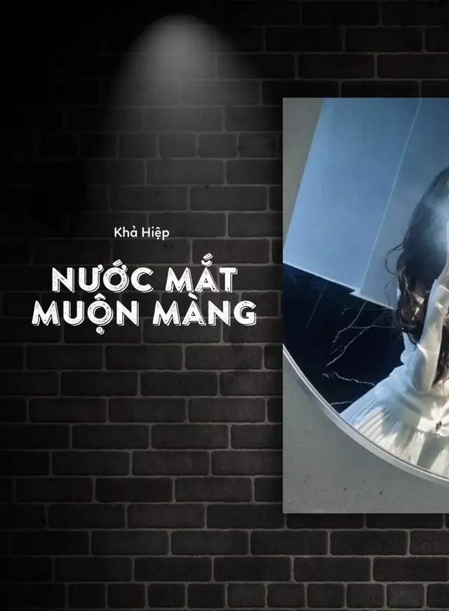 Đêm đến căn phòng  Chỉ mình anh mới nổi cô đơn  Nhớ người nhiều hơn  Trái tim này không ngừng đau đớn Nhớ những giận hờn  Nơi đây hai ta đã từng  Khi mình giờ thành người dưng  Tan nát cõi lòng Khi nhìn em sắp bước bên ai Ước rằng ngày mai Kí ức anh không còn em nữa Thiếu vắng đi em Cuộc sống anh sao quá dư thừa Đâu ai mang lại Cho anh nụ cười như xưa  Em vội quên rồi  Quên hết những hẹn thề Trong lòng anh vẫn cứ mãi nghĩ  Yêu thương sẽ không vỡ tan  Ngày em bước sang ngang Cho lòng đau khóe mi lệ tràn Hết rồi cuộc tình nồng nàn  Giờ thành hoang mang  Em vội quên rồi  Quên hết rồi những kỉ niệm  Bao ngày qua anh góp nỗi nhớ  Theo mây gửi trao đến em  Mà em có hay chăng  Bao ngày vui với ai bên cạnh. #nhac #nuocmatmuonmang #khahiep #nhachaymoingay #nhacremix #lyrics #2anh #xuhuong #nhachottiktok #fyp #nhac_hay_moi_ngay24 #giahan #music🎶#vrial #nghenhacvuive 