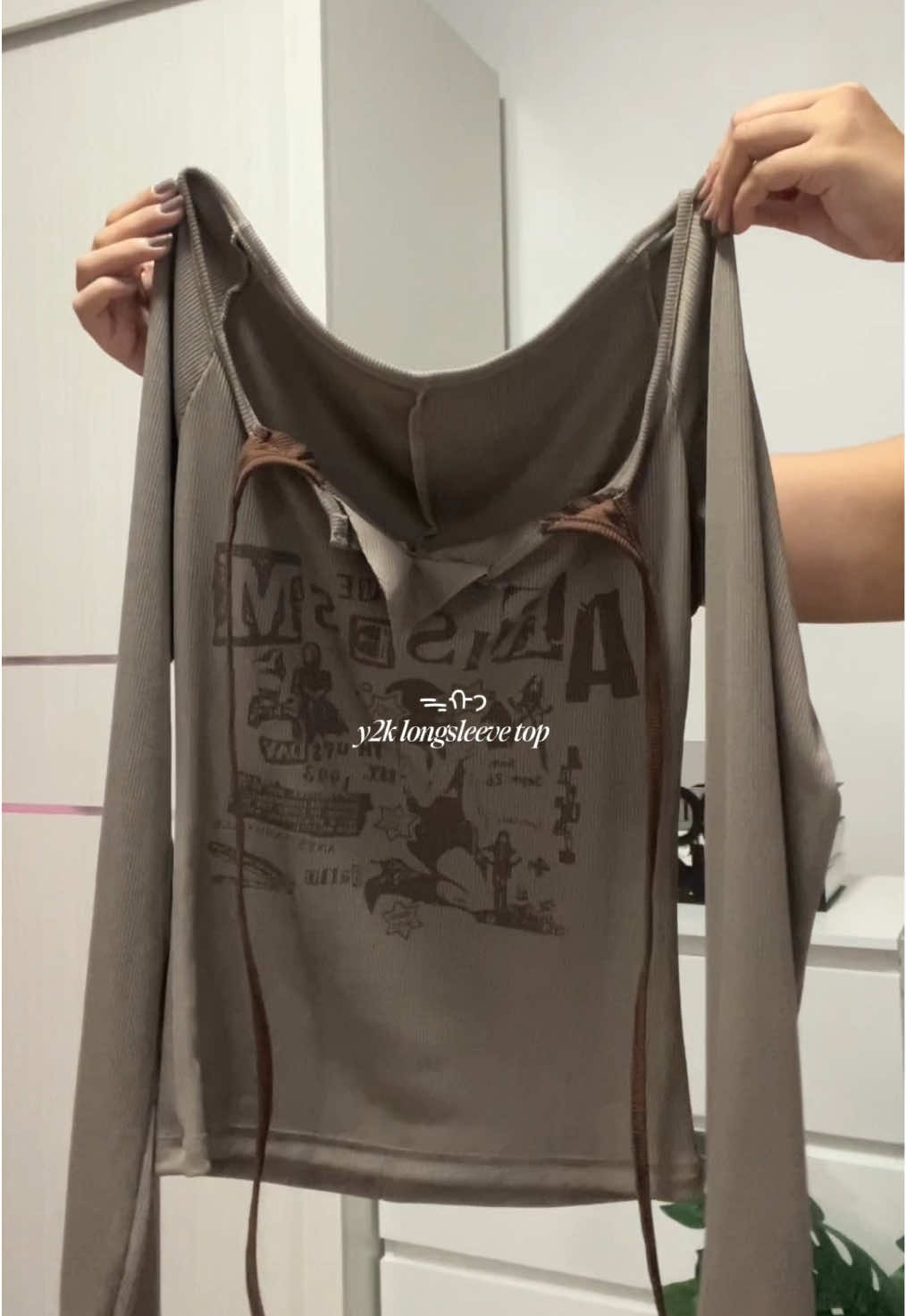 y2k longsleeve top!🤘🏻 #y2k #longsleeve #longsleevetop #fyppppppppppppppppppppppp #recommendations 