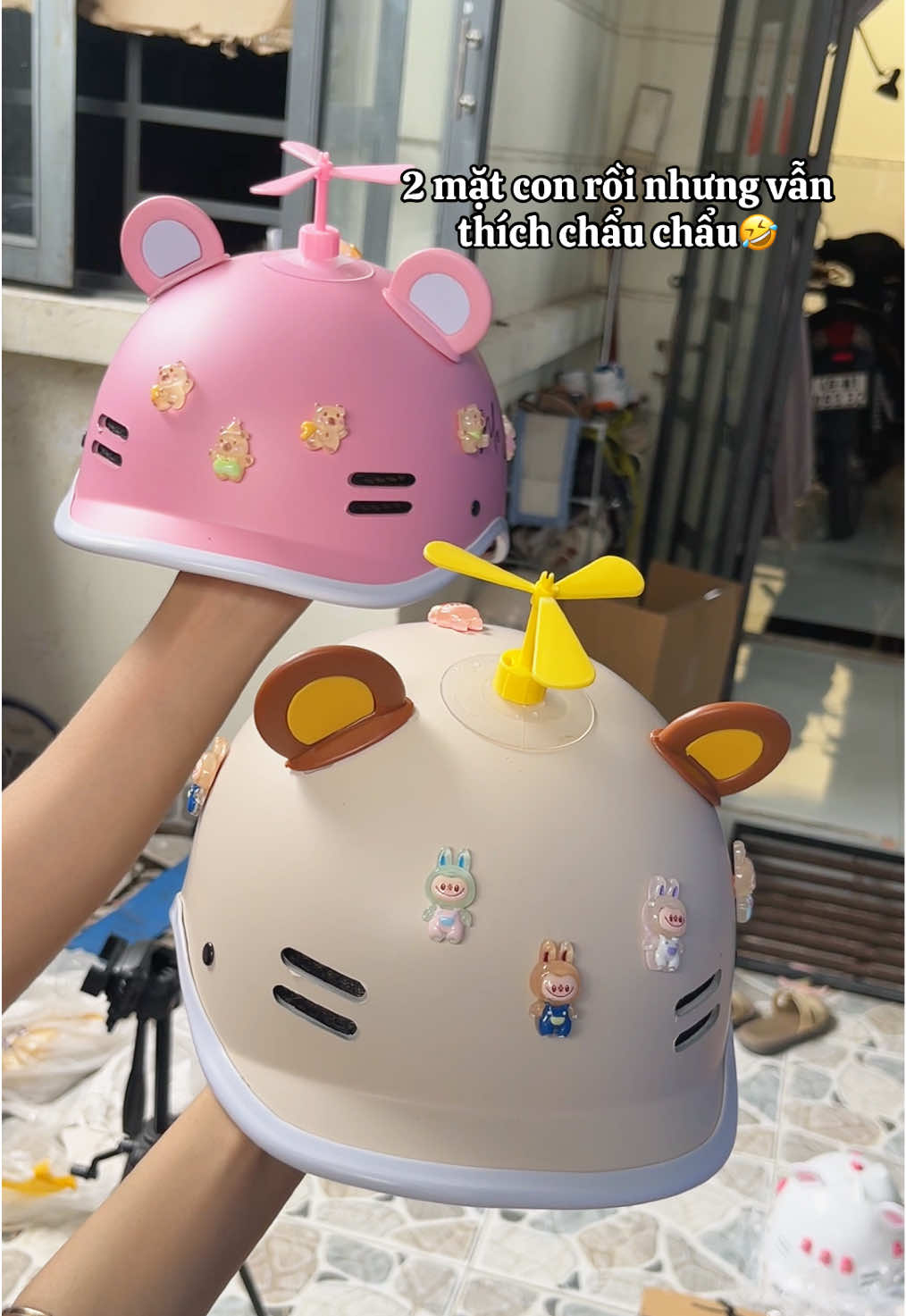 Nhất quyết hơn thua với con 🤣#xuhuong #trending #nonbaohiem #mubaohiem #nonbaohieminten #nonbaohiemcaheo 