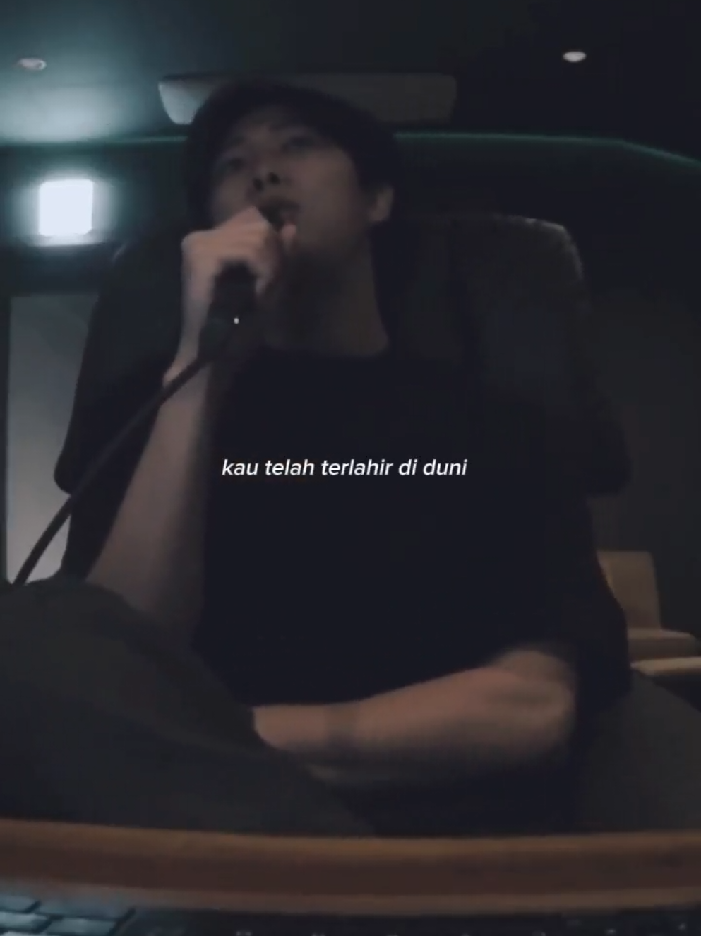 trimakasih sudah lahir dan menjadi salah satu kebahagiaan ku💜 #CapCut #fypage #namjoon #bts #army 