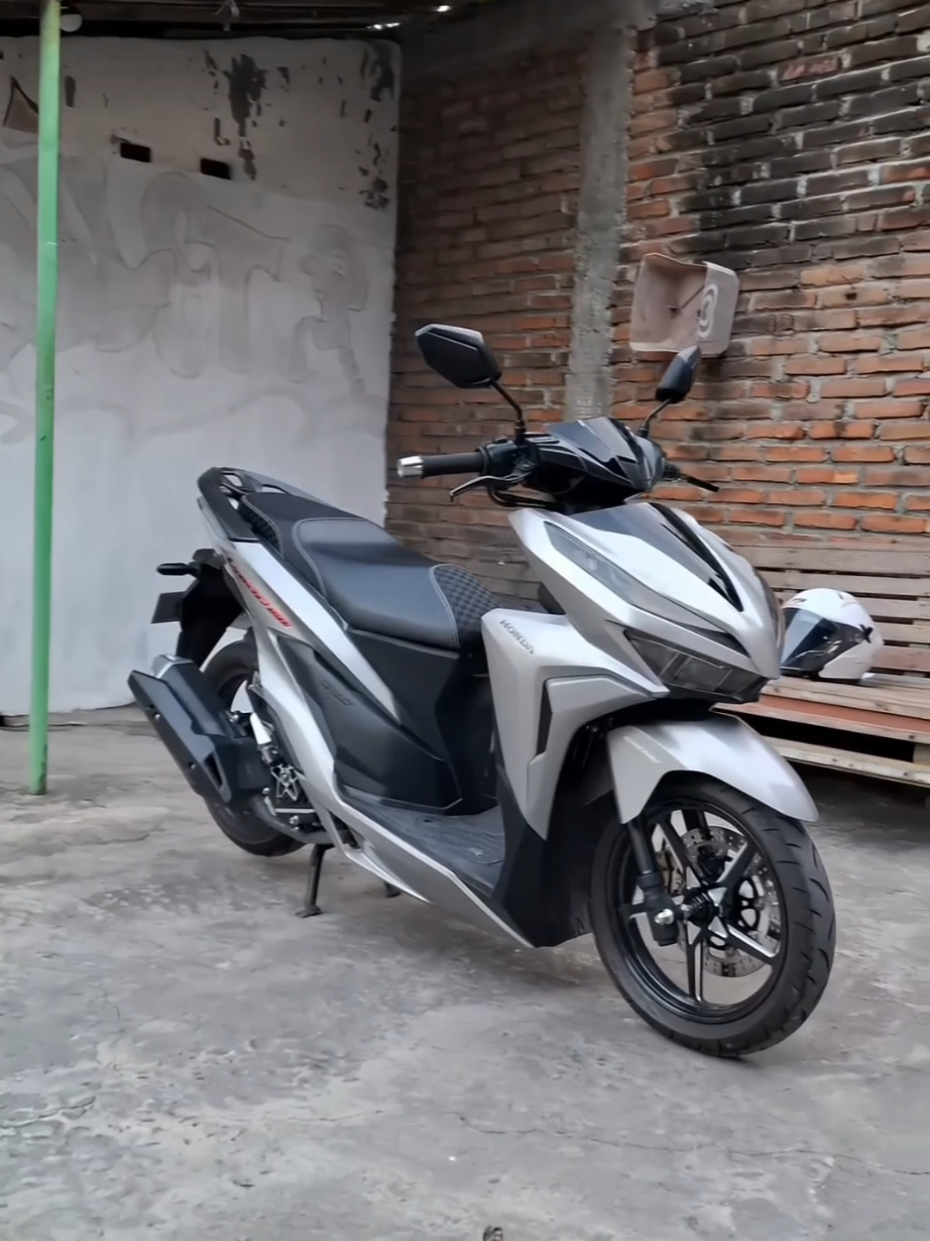 Tutorin biar 30 Km guruuu.... bosen harian kerja dalkot stop go segini mulu 🗿☕ #variostandar #vario150 #vario #fyp 