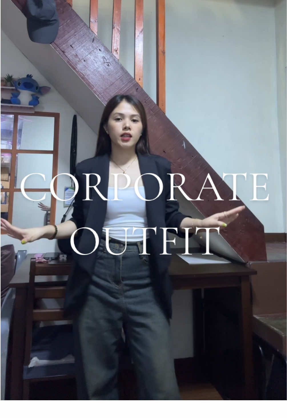 Corporate outfit look #corporateoutfit #interviewoutfit #formalattire #jeans #formaloutfit #tanktops #baggyjean 