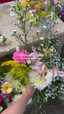 yes girl! #fyp #flowers #carnation #babysbreath #rose 