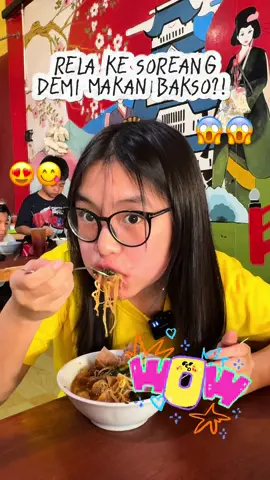 NEMU BAKSO PORSI JUMBO RASA SUPER ENAK! Cuma 10 ribu udah dapet seporsi banyak! Plus, mie-nya juga pakai produk dari Mi Superior, jadi nggak heran kalau teksturnya kenyal, nggak gampang putus, dan bumbunya meresap banget. Mantap! 📍 Jl. Gandasari.108 blok E no.03, Gandasari, Kec. Katapang, Kabupaten Bandung, Jawa Barat 40911 Event GEDOR ini bakal keliling ke 75 lokasi tempat makan yang ada di Jabodetabek, Jawa Barat, Jawa Tengah, dan Jawa Timur sampai Desember 2024 nanti, lho! #FKSCookingFood #GEDOR2025 Ayo buruan cobain juga masak makanan favorit kalian di rumah pakai produk dari FKS Cooking Food 😋👍