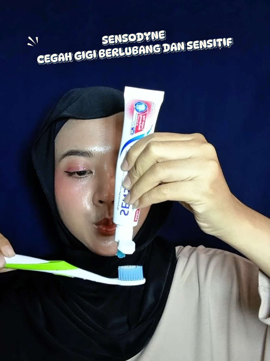 buat gw yang gigi nya sensitif, wajib banget pake pasta gigi dari @sensodyneindonesia biar bisa bebas minum dan makan manis🥹🫶🏻 #SensodyneIndonesia #SensodyneID #Sensodyne #SensodyneCegahGigiBerlubang #gigiberlubang 
